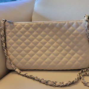 Quilted crossbody pochette in cream color